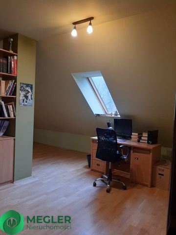 dom wolnostojący, 5 pokoi Pęcice Małe. Zdjęcie 16
