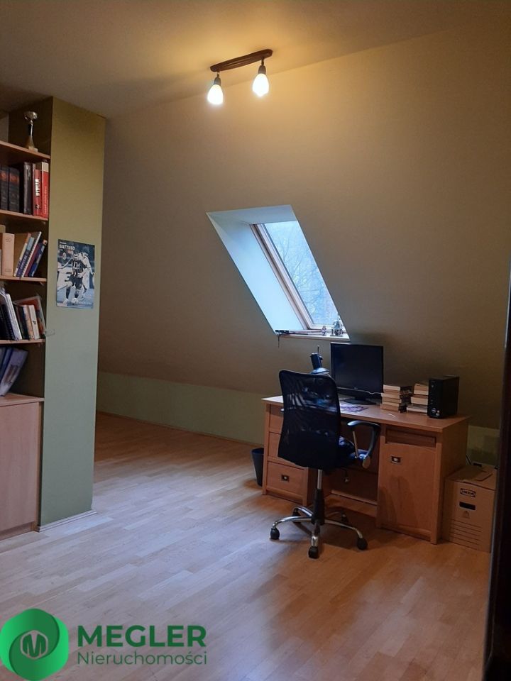 dom wolnostojący, 5 pokoi Pęcice Małe. Zdjęcie 16