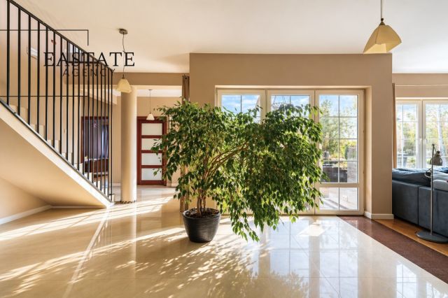 dom wolnostojący, 7 pokoi Osowiec. Zdjęcie 2