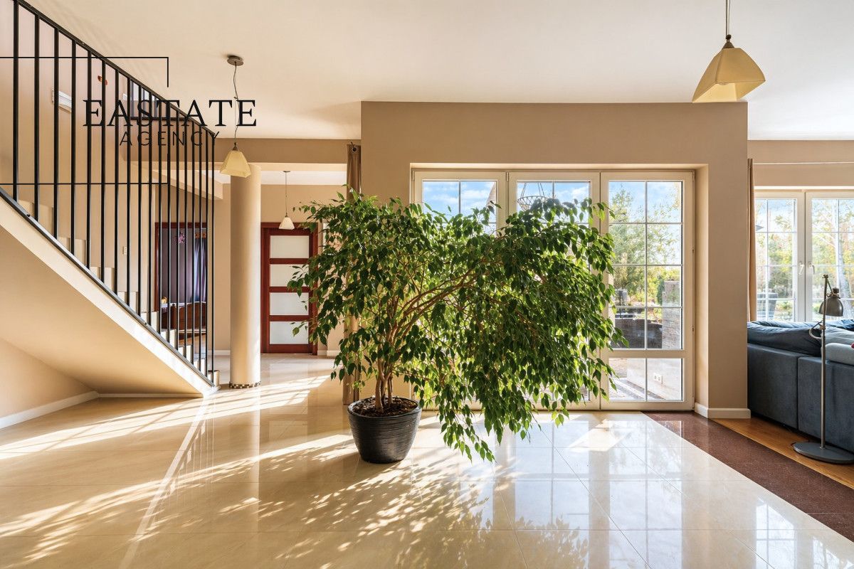 dom wolnostojący, 7 pokoi Osowiec. Zdjęcie 2