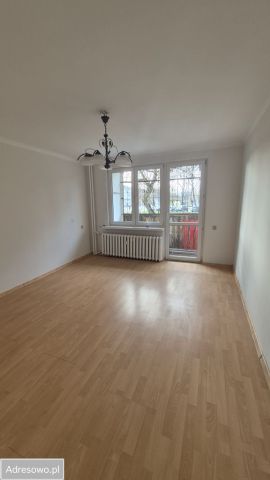 Mieszkanie 3-pokojowe Ostrowiec Świętokrzyski, ul. Mieczysława Radwana. Zdjęcie 1