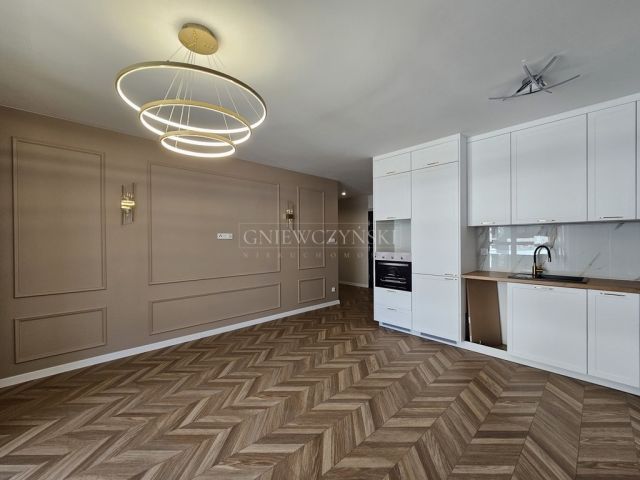 Mieszkanie 3-pokojowe Wrocław, ul. gen. Antoniego Madalińskiego. Zdjęcie 1