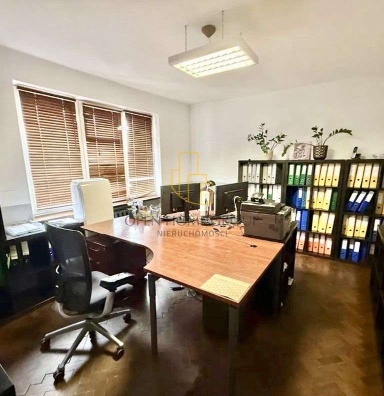 dom wolnostojący, 10 pokoi Wrocław Krzyki, ul. ks. Piotra Wawrzyniaka. Zdjęcie 2