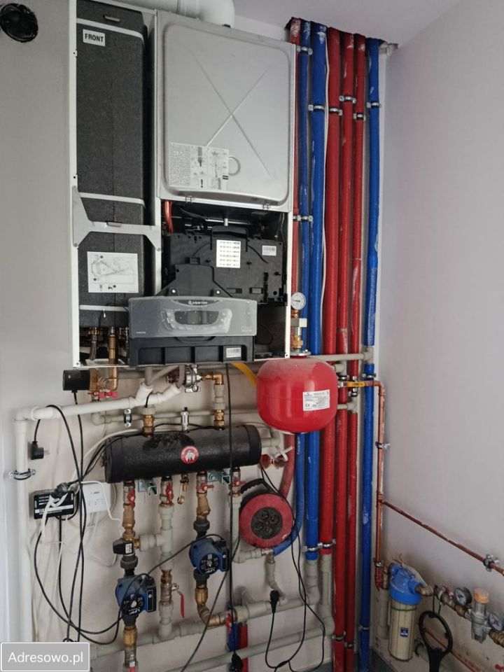 dom wolnostojący, 5 pokoi Glinianka. Zdjęcie 13