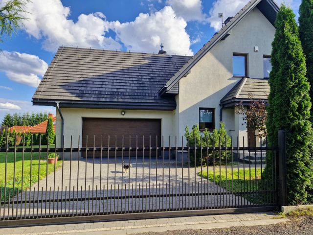 dom wolnostojący, 6 pokoi Jakubowice Konińskie. Zdjęcie 1