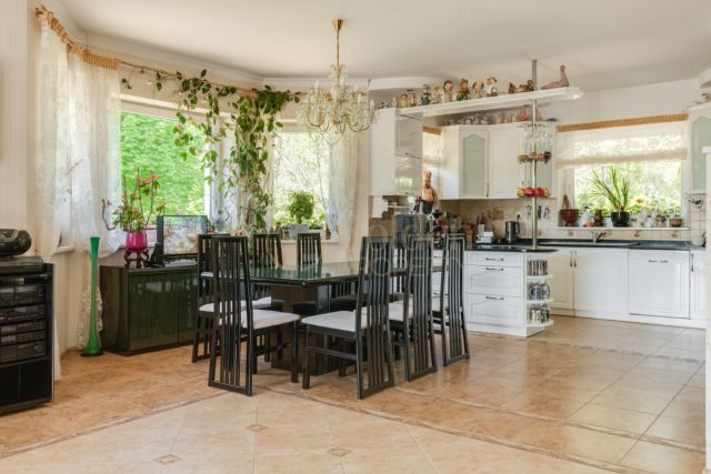 dom wolnostojący, 8 pokoi Przyjaźń, ul. Nowowiejska. Zdjęcie 4