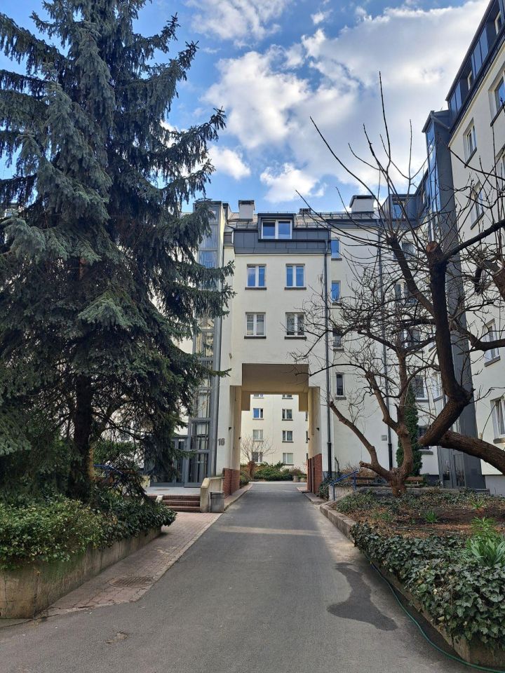 Mieszkanie 3-pokojowe Warszawa Śródmieście, ul. Hoża. Zdjęcie 1