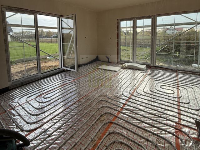 bliźniak, 4 pokoje Nieporęt, ul. Małołęcka. Zdjęcie 2