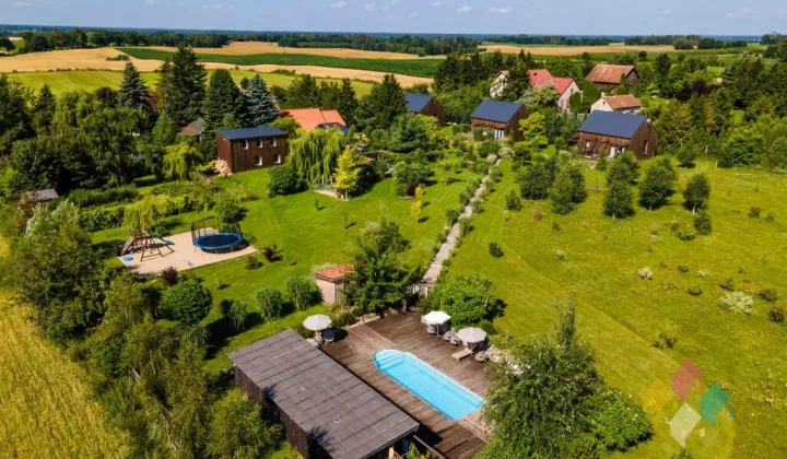 dom wolnostojący, 12 pokoi Nawiady