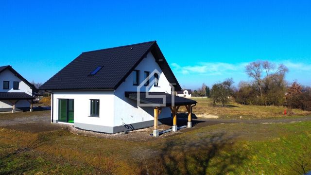 dom wolnostojący, 5 pokoi Nieszkowice Małe. Zdjęcie 1