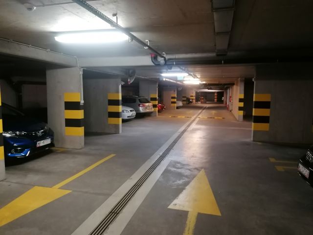 Garaż/miejsce parkingowe Warszawa Gocław, ul. gen. Tadeusza Bora-Komorowskiego. Zdjęcie 1