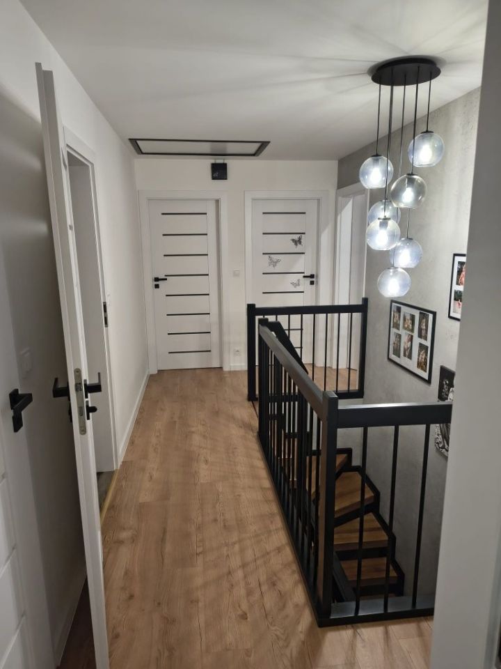 dom wolnostojący, 6 pokoi Strumienno. Zdjęcie 7