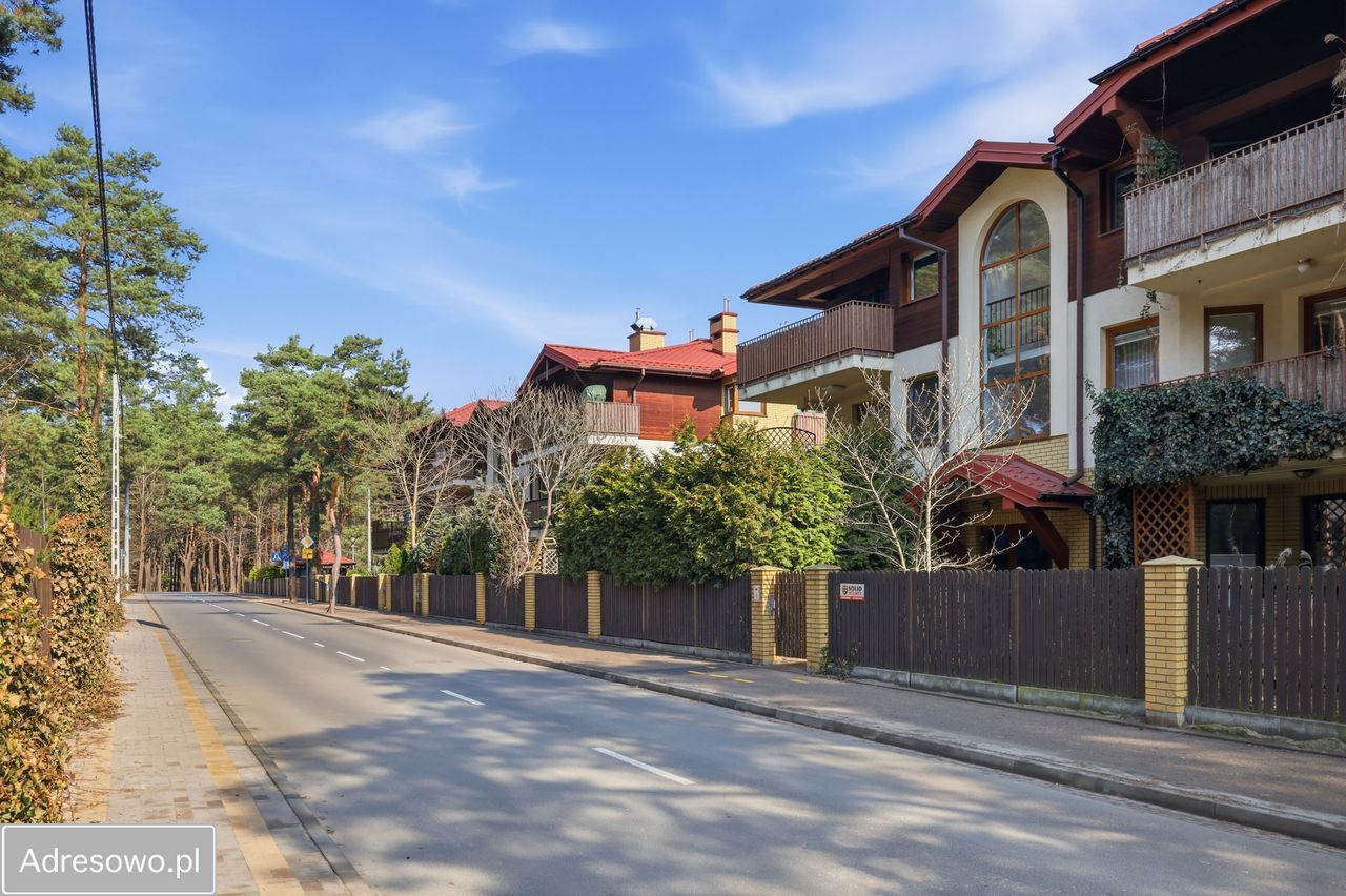 Mieszkanie 3-pokojowe Józefów, ul. Wawerska. Zdjęcie 1