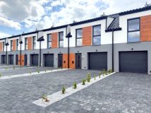 dom szeregowy, 4 pokoje Dzierżoniów, ul. Wojciecha Kilara. Zdjęcie 1