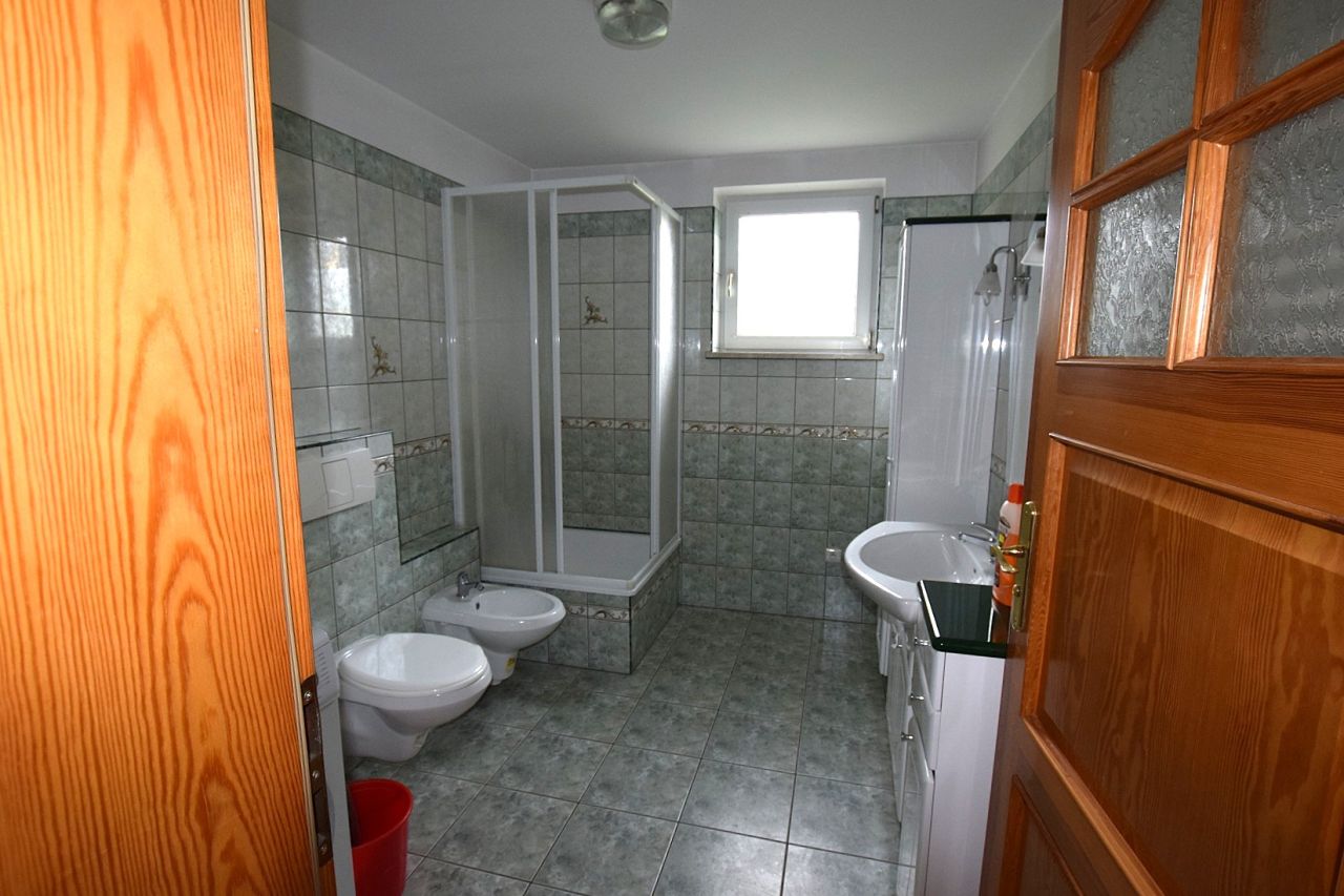 dom wolnostojący, 10 pokoi Ługwałd. Zdjęcie 10