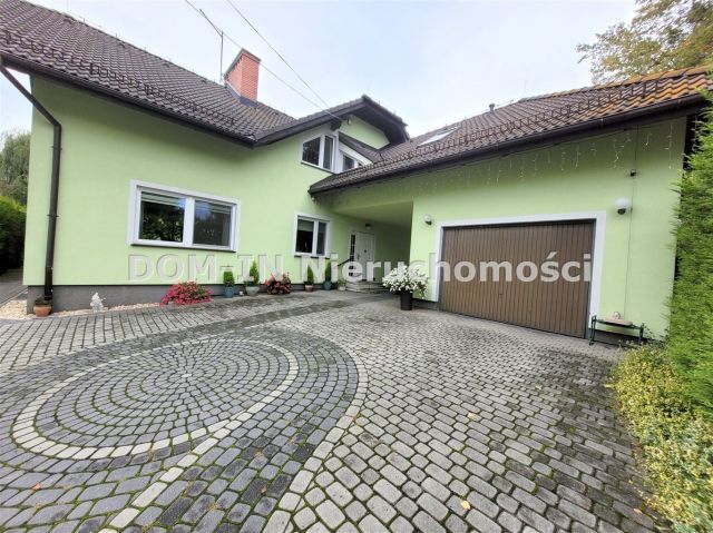 dom wolnostojący, 7 pokoi Strumień. Zdjęcie 1