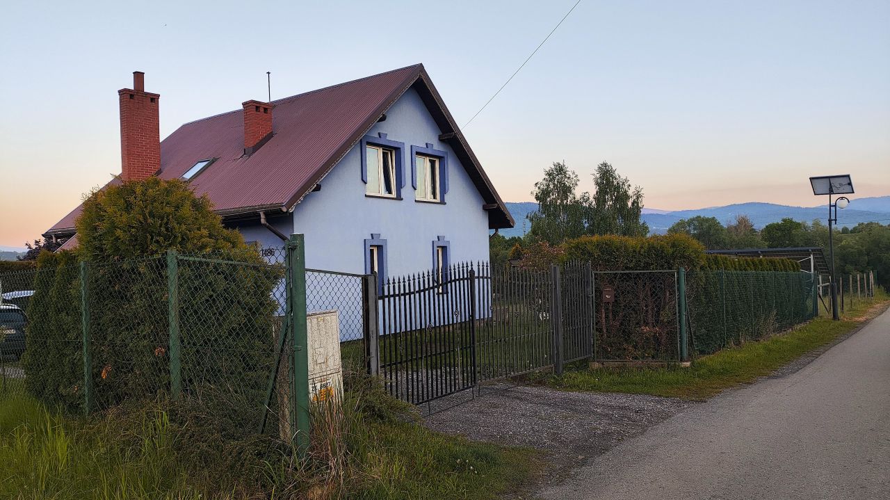 dom wolnostojący, 5 pokoi Radziechowy, ul. Główna
