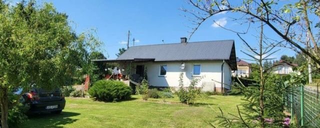 dom wolnostojący, 2 pokoje Brzeziny. Zdjęcie 1