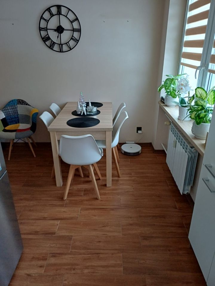 Mieszkanie 3-pokojowe Pustków-Osiedle. Zdjęcie 4