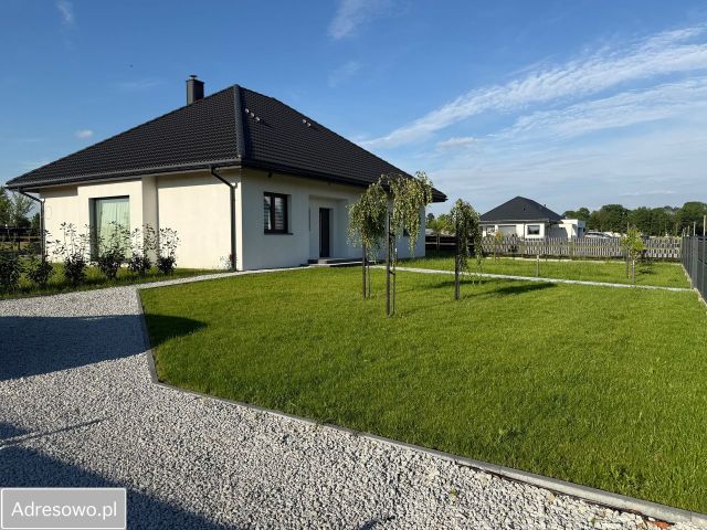 dom wolnostojący, 4 pokoje Sędziejowice. Zdjęcie 1