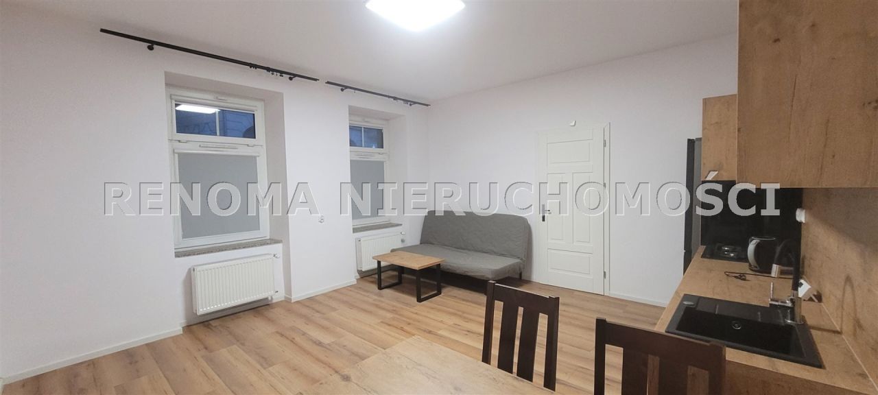 Mieszkanie 4-pokojowe Wałbrzych Stary Zdrój. Zdjęcie 2