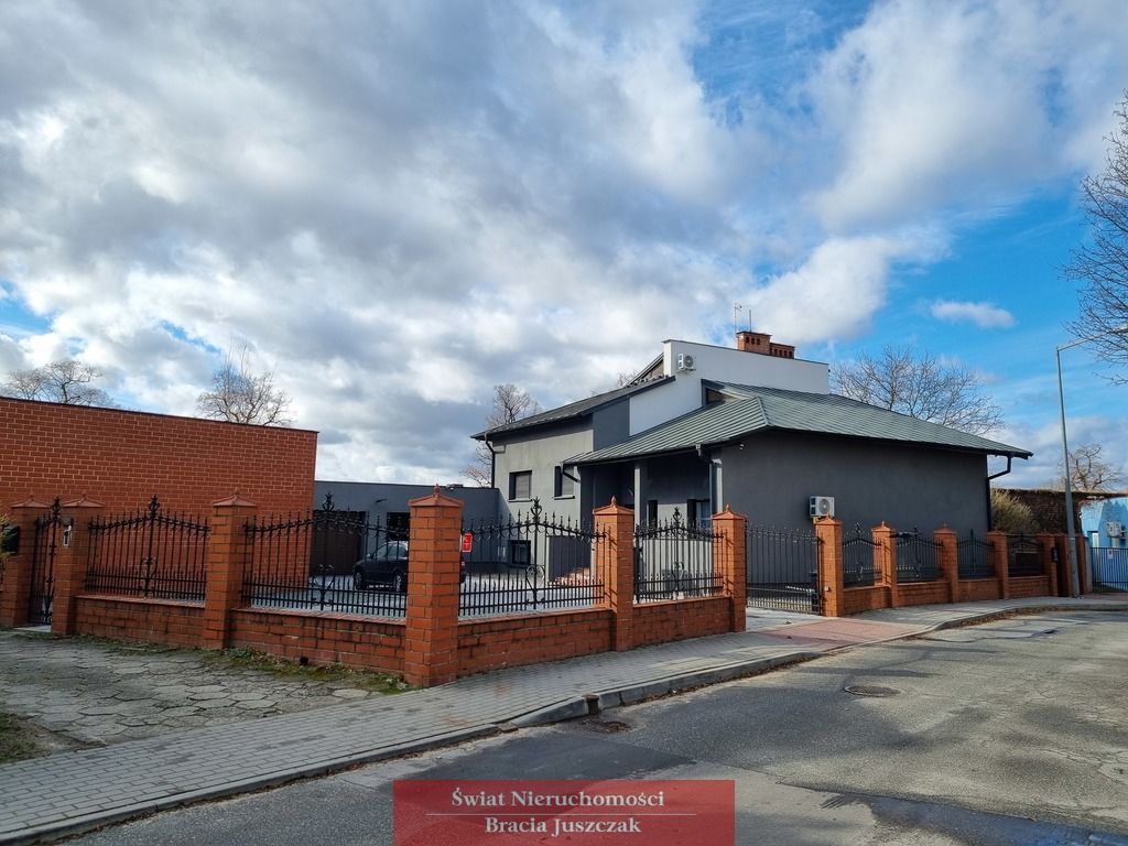 dom wolnostojący, 11 pokoi Syców. Zdjęcie 2