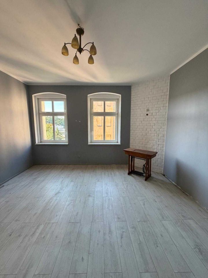 Mieszkanie 3-pokojowe Świdnica, pl. Grunwaldzki. Zdjęcie 1