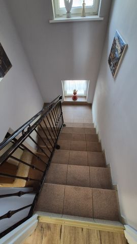 dom wolnostojący, 8 pokoi Opole Winów, pl. Róż. Zdjęcie 17