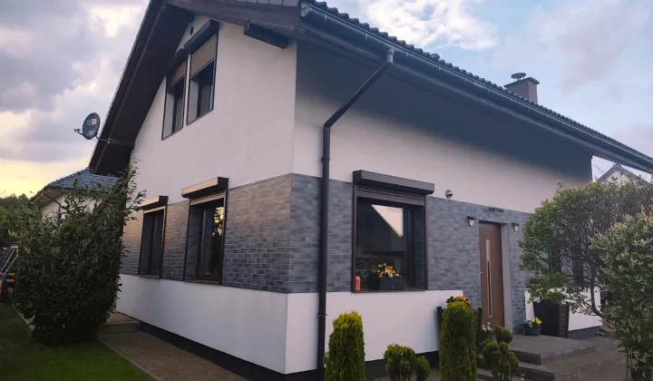 dom wolnostojący, 4 pokoje Zawada, ul. Okrężna