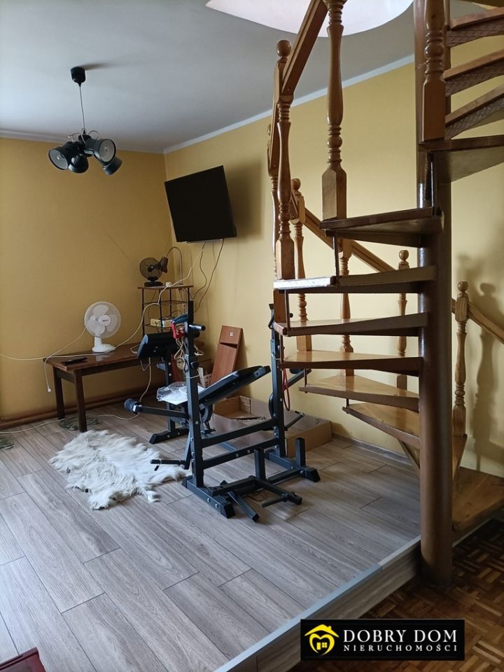 dom wolnostojący, 5 pokoi Poświętne. Zdjęcie 8