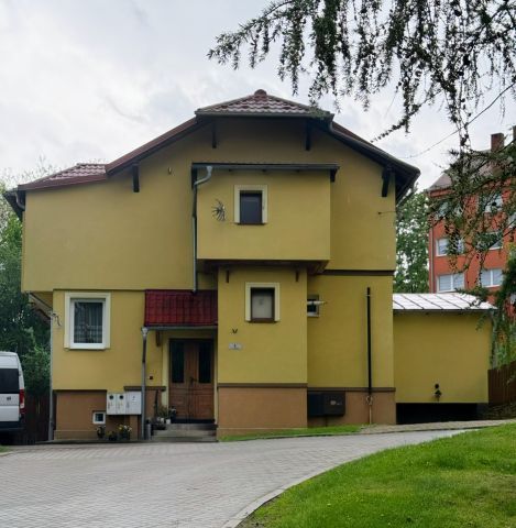dom wolnostojący, 3 pokoje Świeradów-Zdrój, ul. J. Korczaka. Zdjęcie 1