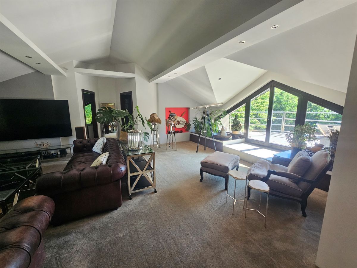 dom wolnostojący, 9 pokoi Łódź Julianów. Zdjęcie 2