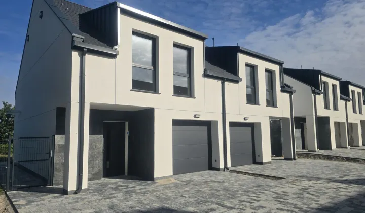 bliźniak, 5 pokoi Mikołajki, ul. Krótka