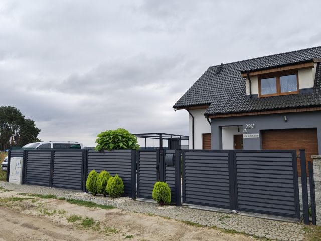 bliźniak, 4 pokoje Lubochnia, os. Sosnowe. Zdjęcie 1