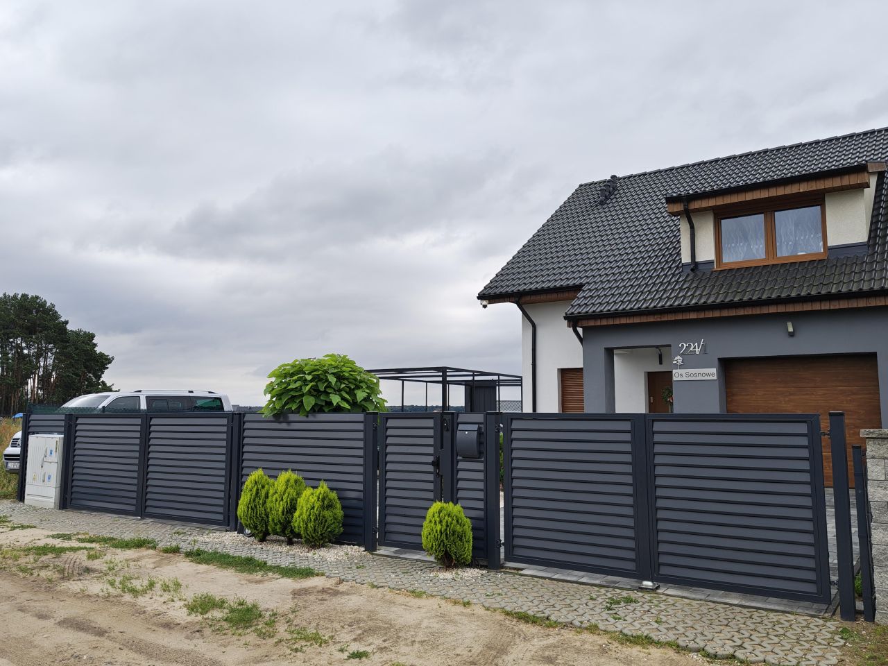 bliźniak, 4 pokoje Lubochnia, os. Sosnowe. Zdjęcie 1