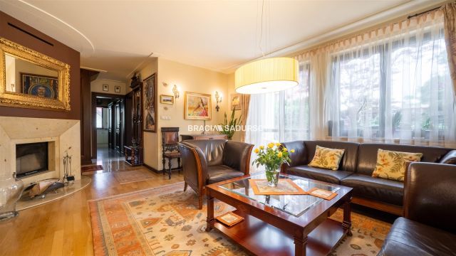 dom wolnostojący, 6 pokoi Bibice, ul. Kwiaty Polne. Zdjęcie 4