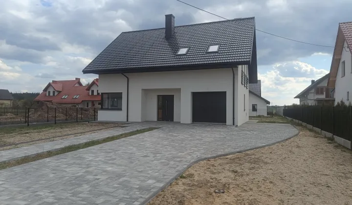 dom wolnostojący, 3 pokoje Radomice Lipa, ul. Główna