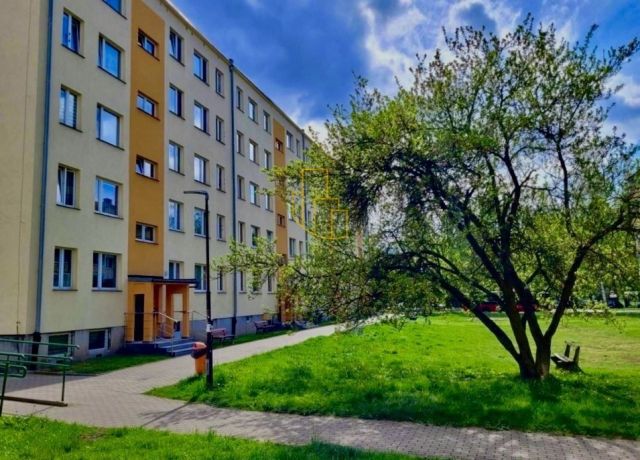 Mieszkanie 3-pokojowe Jelenia Góra Cieplice Śląskie-Zdrój, ul. Dwudziestolecia. Zdjęcie 1