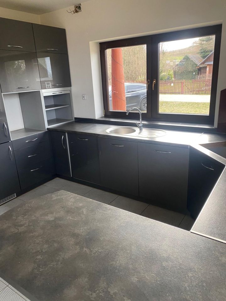 dom wolnostojący, 5 pokoi Bobrowniki. Zdjęcie 3