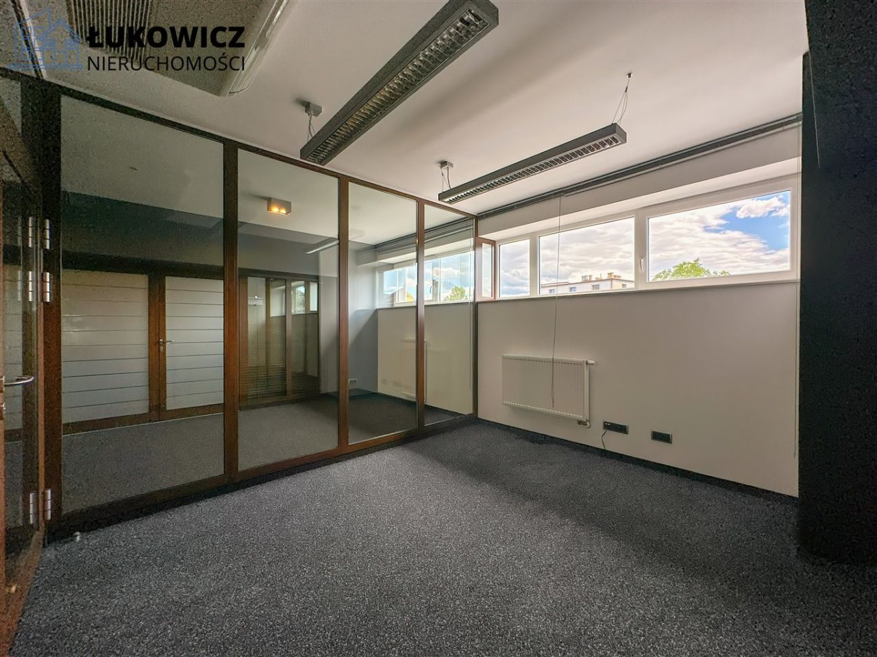 Biuro Bielsko-Biała Osiedle Karpackie. Zdjęcie 14