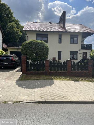 dom wolnostojący, 6 pokoi Trzebnica, ul. Oleśnicka. Zdjęcie 1