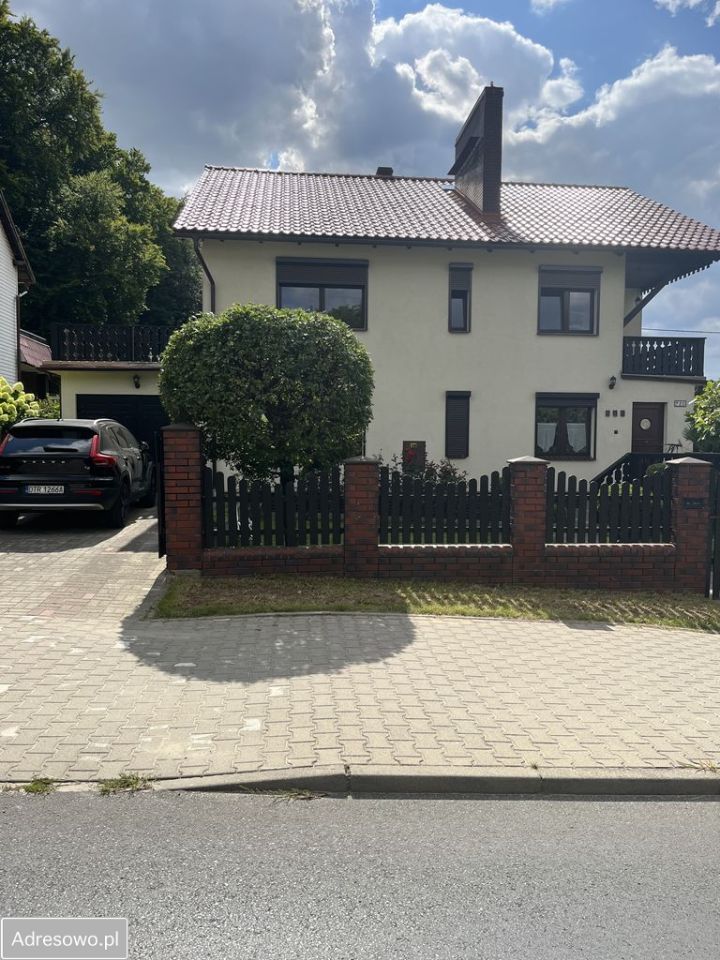 dom wolnostojący, 6 pokoi Trzebnica, ul. Oleśnicka