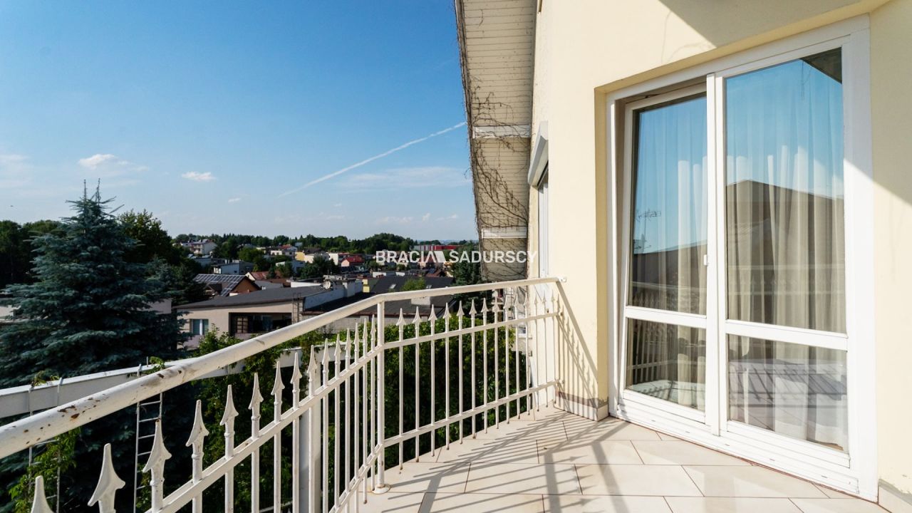 dom wolnostojący, 12 pokoi Wieliczka, ul. Jana Kochanowskiego. Zdjęcie 8