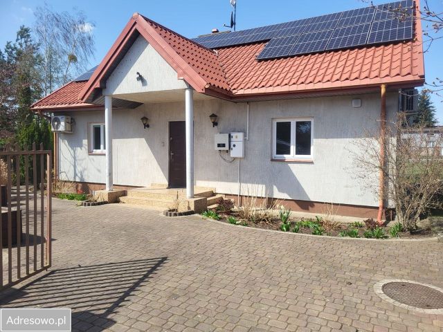 dom wolnostojący, 3 pokoje Łomianki Dolne, ul. Wspólna. Zdjęcie 1