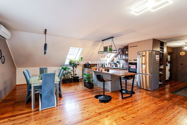 dom wolnostojący, 10 pokoi Brzezie. Zdjęcie 3