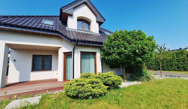 dom wolnostojący, 5 pokoi Bolszewo, ul. Broniewskiego