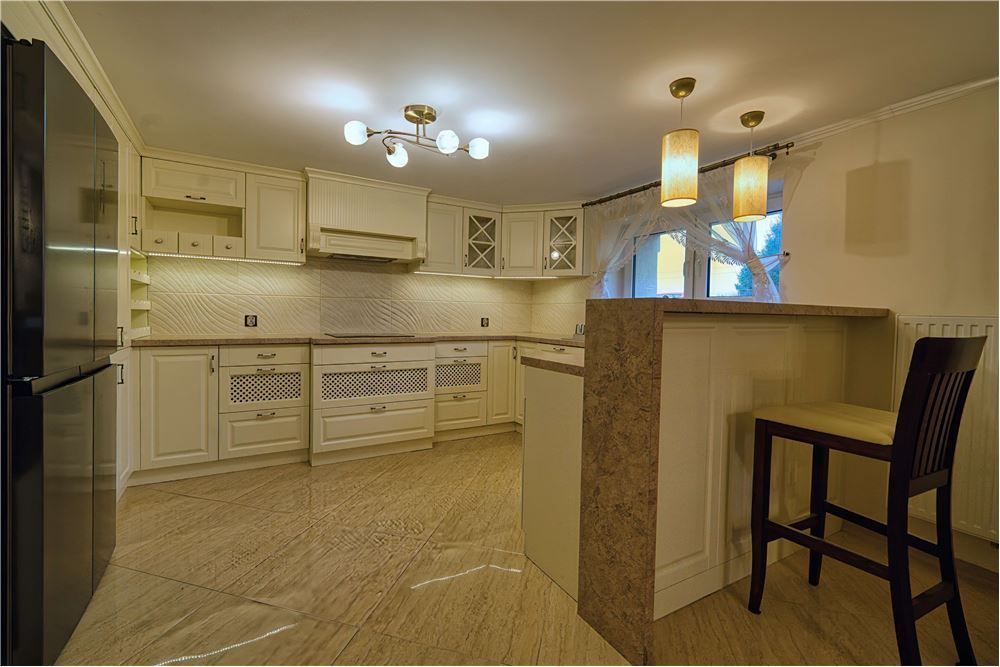 dom wolnostojący, 7 pokoi Chronów. Zdjęcie 3