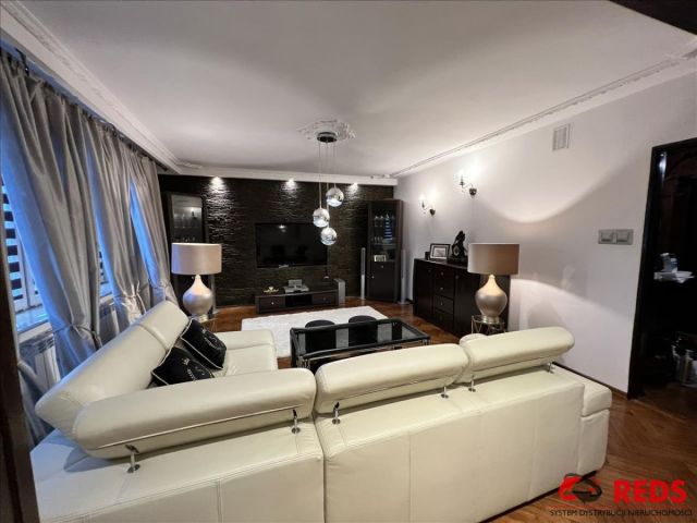 dom wolnostojący, 8 pokoi Jadów. Zdjęcie 1