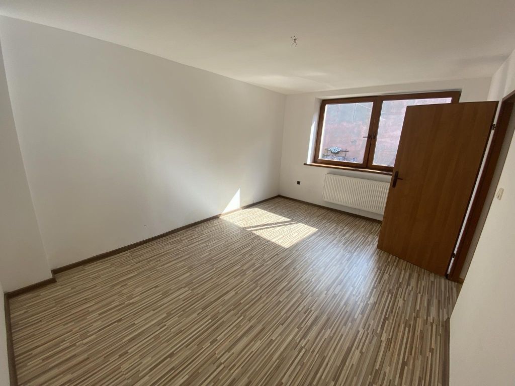 Mieszkanie 3-pokojowe Złoczew. Zdjęcie 8