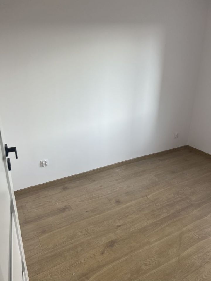 Mieszkanie 3-pokojowe Starachowice. Zdjęcie 3